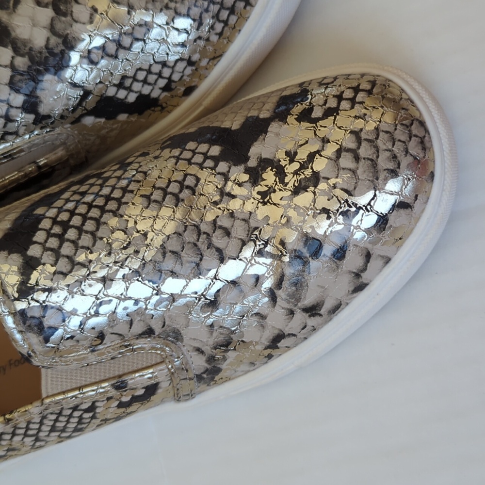 Time and Tru Memory Foam Faux Snakeskin Sneakers 7.5W Tan Black - Picture 13 of 16